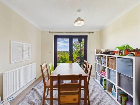 3 bedroom detached house to rent - Photo 2