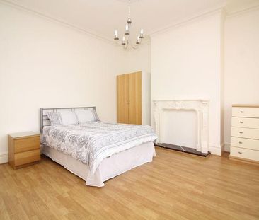 2 bedroom ground floor flat to rent - Photo 1