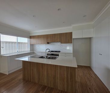 Quiet and Central Modern Living - Photo 6