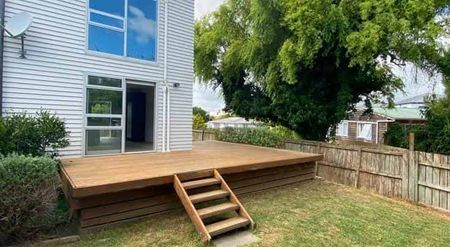 Welcome Home to Your Slice of Paradise! - Photo 5