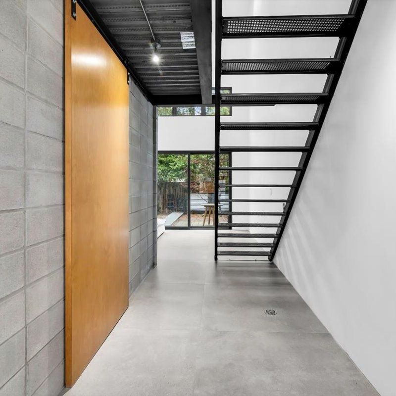 For Lease - 781 Craven Road, Toronto, Ontario - Photo 1