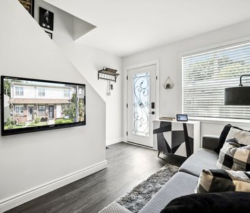 For Lease - 152 Olive Avenue, Oshawa, Ontario - Photo 2