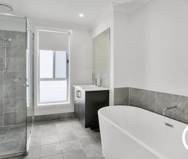 Modern 5-Bedroom Luxury Home in the Heart of Box Hill! - Photo 4