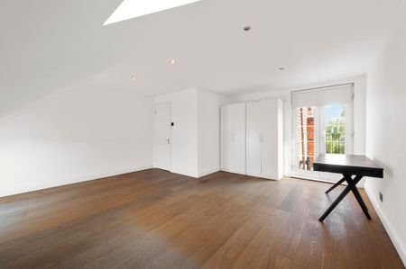 Farquhar Road, SW19, London - Photo 4