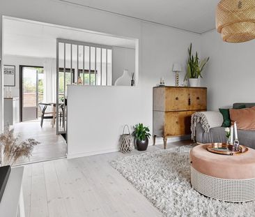 Gullrisvägen, Upplands Väsby - Photo 2