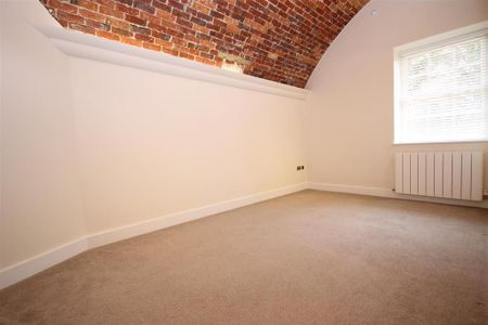 3 bedroom terraced house to rent - Photo 3