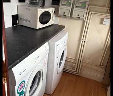 Room in a Shared House, Church Lane, LS15 - Photo 1