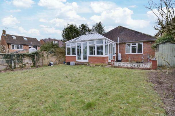 3 bedroom bungalow to rent - Photo 1