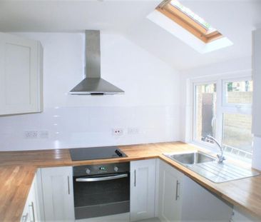 3 bedroom terraced house to rent - Photo 6