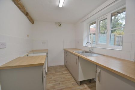 2 bedroom cottage to rent - Photo 3