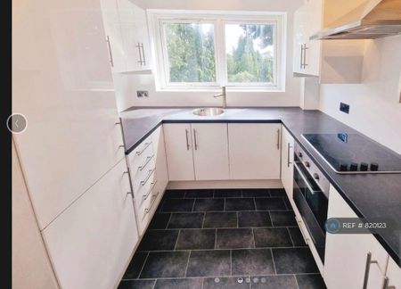 2 bedroom flat to rent - Photo 5