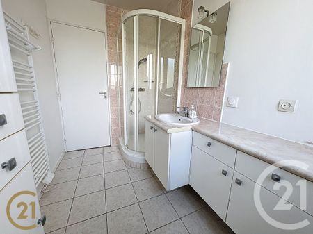 Location Appartement 3 pièces 84m² LILLEBONNE 76170 - Photo 5