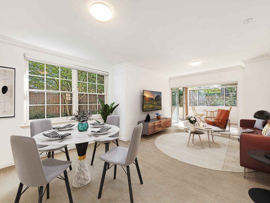 Spacious Ground Floor Apartment with North Aspect - Photo 1