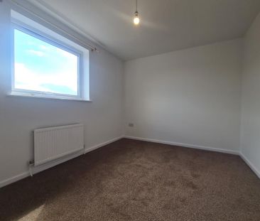 2 bedroom semi-detached house to rent - Photo 6