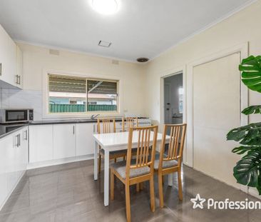 Spacious 3-Bedroom Front Unit - Photo 4