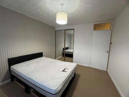 Acorn Court, Oaks Lane, Ilford, IG2 - Photo 4