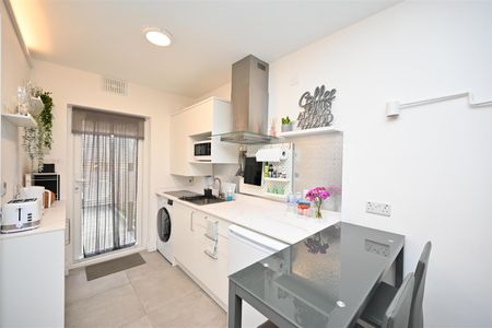 21 Salisbury Court, Belfast, BT7 1DD - Photo 2