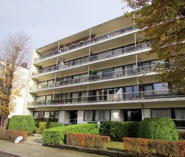 Mooi vernieuwd appartement met ruim terras dichtbij et centrum van Strombeek-Bever - Photo 1