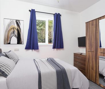 1 bedroom in a house share to rent - Photo 2