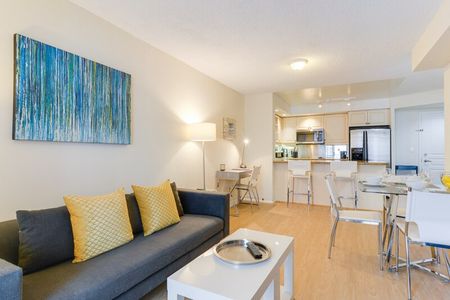 Queen Street West - Photo 3