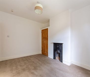 2 bed flat to rent in Ferndene Grove, High Heaton, NE7 - Photo 5