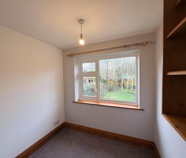 4 bedroom detached house to rent - Photo 3