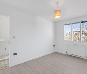 1 bedroom Flat To Let - Photo 1