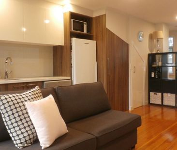 Inner City Living! - Photo 6