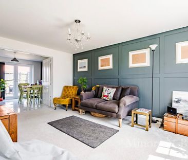 4 bedroom detached house to rent - Photo 2