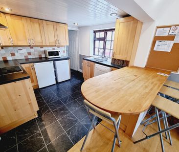 4 Bed Student Accommodation - Photo 6