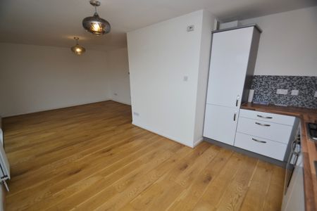 2 bed flat to rent in Glasgow, G41 - Photo 5