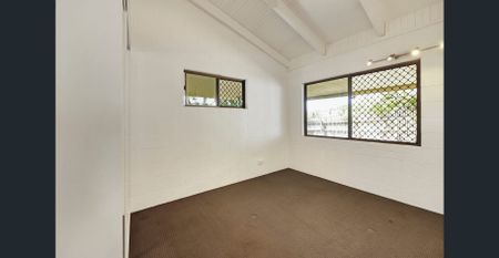 Low Maintenance, Relaxed Coastal Living - Photo 3