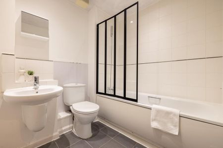 2 bedroom flat to rent - Photo 3