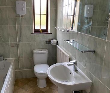 2 bedroom house to rent - Photo 3