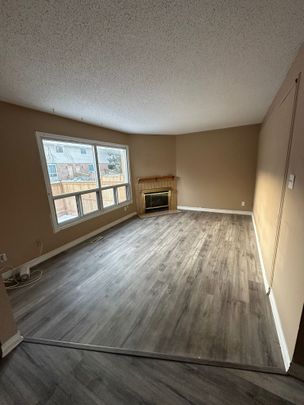 For Lease - 595 Third Street Unit# 27, London East, Ontario - Photo 1