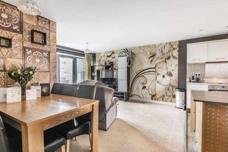 Fire Fly Avenue, Swindon, SN2 - Photo 2