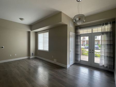 For Lease - 276 Gatwick Drive Unit# 101, Oakville, Ontario - Photo 3