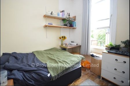 8 Bedroom Student Houses Leeds - Photo 3