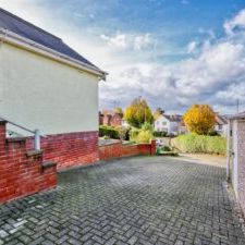 2 BEDROOM Bungalow - Detached - Photo 1