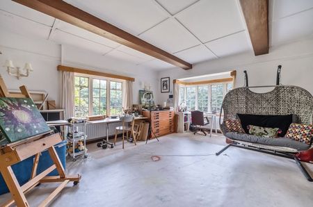 Tilford Road, Hindhead - 4 bedrooms Property for lettings - Seymours - Photo 4