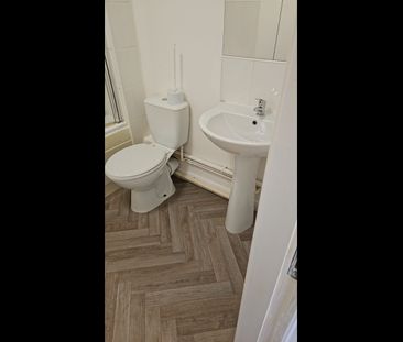 1 Bed Flat, Hessel St, M50 - Photo 3