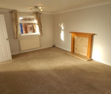 3 bedroom house to rent Hornbeam Close, Norwich, NR7 - Photo 1