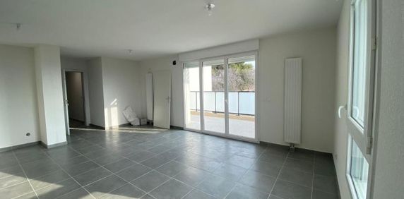 Location Appartement 2 pièces 38m² NIMES 30000 - Photo 2
