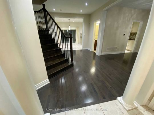 Detached Home For Lease | W7362958 - Photo 1