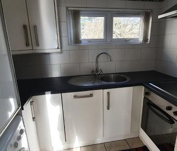 8f Glassillan Grove, Greenisland, Carrickfergus, BT38 8TB - Photo 3