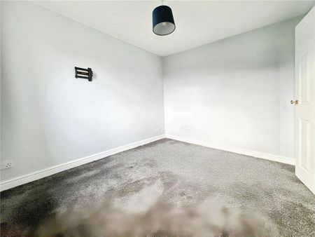 2 bedroom semi-detached house to rent - Photo 3
