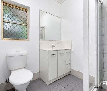 Spacious One-Bedroom Unit with Double Garage and Ample Storage - Photo 3