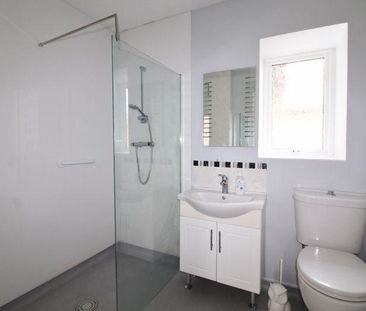 2 bedroom bungalow to rent - Photo 4