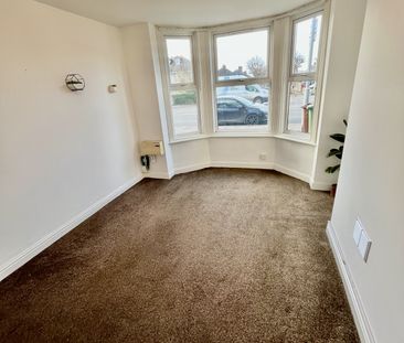 One bedroom ground floor flat - Photo 5