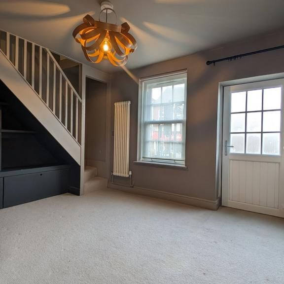 2 bedroom end of terrace house to rent - Photo 1